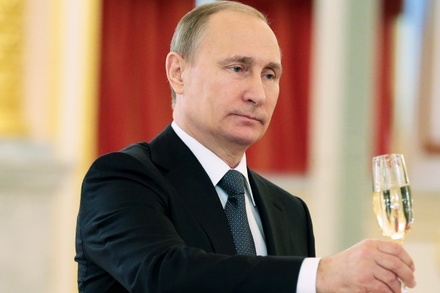 Владимир Путин позвал парламентариев «махнуть» по бокалу шампанского