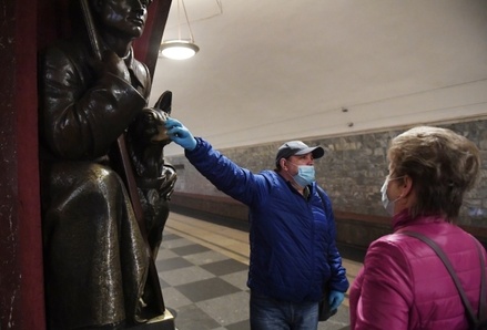 Скульптор предложил заменить копиями статуи в московском метро