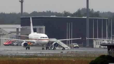 Самолёт с Алексеем Навальным произвёл посадку в аэропорту Берлина