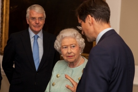 Елизавета II из-за теракта в Лондоне отложила визит в Скотланд-Ярд