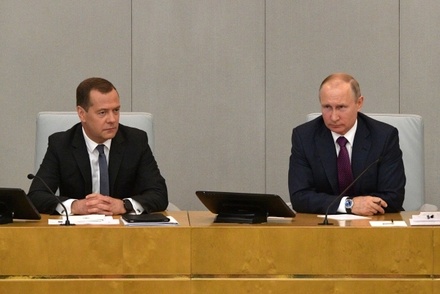 Владимир Путин подписал указ о назначении Дмитрия Медведева премьером