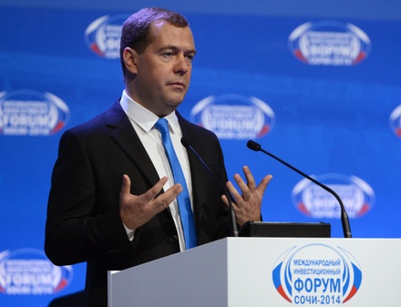 Медведев оценил ущерб от санкций Запада в 5 процентов