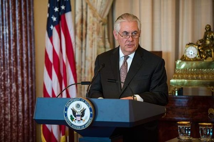 Тиллерсон призвал Россию и Иран оказать давление на Асада 