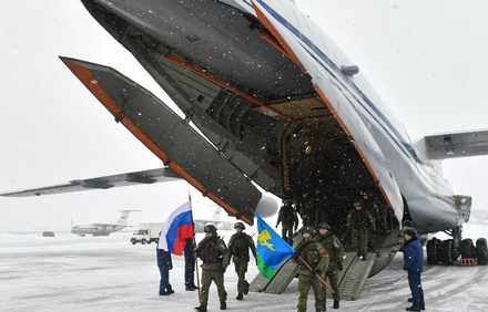 Ещё 10 самолётов с российскими миротворцами прибыли на аэродром Чкаловский