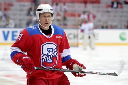 Ночная хоккейная лига уточнила число заброшенных Путиным шайб