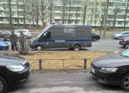 Жильцы дома в Петербурге эвакуированы из-за угрозы взрыва