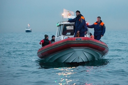 Спасатели увеличивают группировку в районе падения Су-27 в Чёрном море