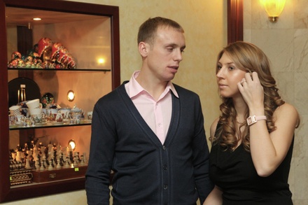 Имущество и счета футболиста Глушакова и его жены арестовали в рамках развода