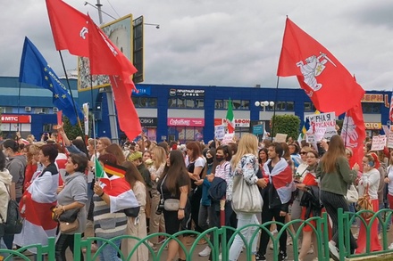 Лукашенко обвинил митингующих в обострении ситуации с COVID-19