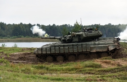 Военный эксперт объяснил поставки танков Украине паникой в рядах НАТО