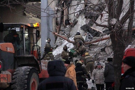 Врачи считают минимальными шансы найти живых под завалами рухнувшего дома в Магнитогорске