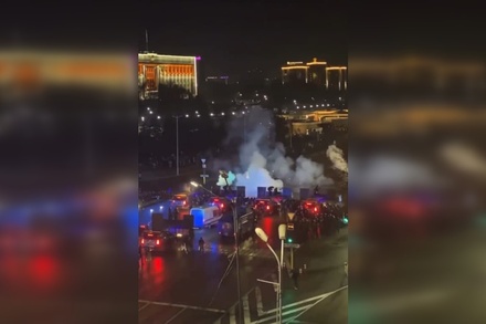 В Казахстане массовые акции протеста переросли в столкновения с полицией