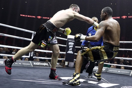 Гассиев нокаутировал Дортикоса в полуфинале Всемирной боксёрской суперсерии