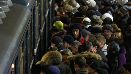 Из-за сбоя на салатовой ветке метро пассажиров высадили из поезда
