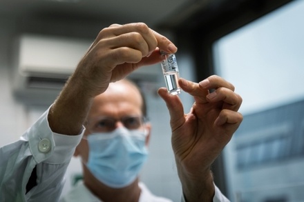 Белоруссия до конца года произведёт в лабораторных условиях первую партию российской вакцины COVID-19