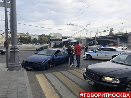 ДТП с участием машины ДПС произошло в центре Москвы