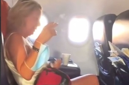 Пассажирка «Аэрофлота» закурила на борту самолёта