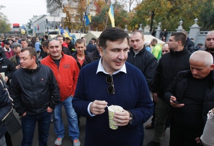 Созванное Михаилом Саакашвили народное вече началось в Киеве