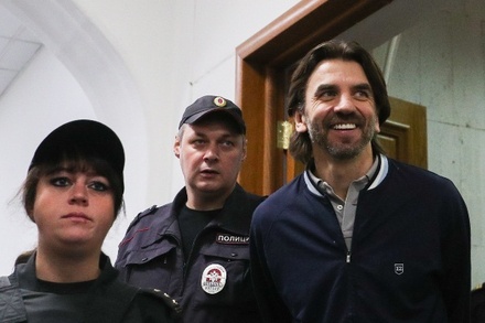 Суд в Москве продлил экс-министру Абызову срок ареста на три месяца