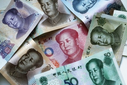 Китай в очередной раз девальвировал национальную валюту