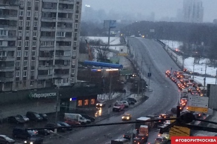 В Химках перекрыли идущую параллельно Ленинградскому шоссе улицу