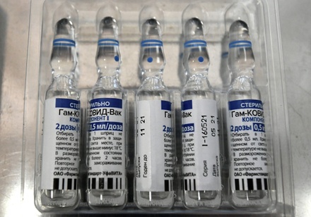 Эксперт объяснила трудности с регистрацией российских вакцин в ВОЗ и на Западе