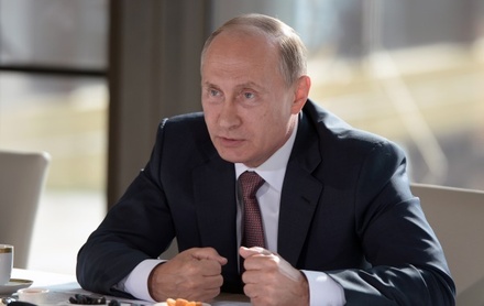 Владимир Путин потребовал усилить борьбу с коррупцией в Крыму