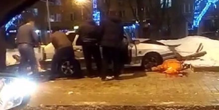 Очевидцы опубликовали видео с места смертельного ДТП на Кутузовском проспекте