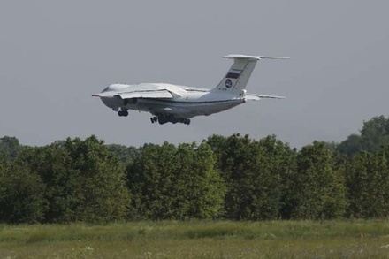 Третий самолёт с российскими военными приземлился на аэродроме в Подмосковье