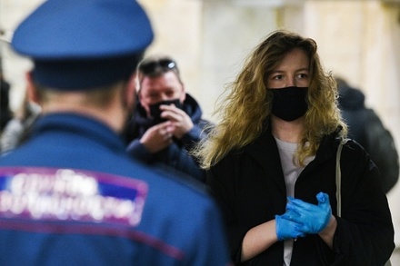 В Москве усилили контроль за ношением масок и перчаток в общественных местах