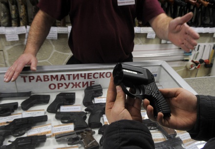 Борцы за права на оружие резко раскритиковали идею запретить продажу «травматики»