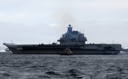 Адмирал объяснил отсутствие создания новых авианосцев в РФ: нет необходимости