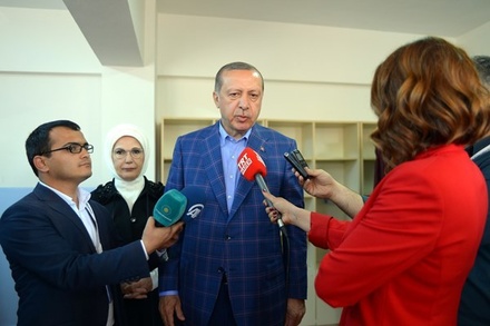 Эрдоган заявил о победе на референдуме о расширении полномочий президента