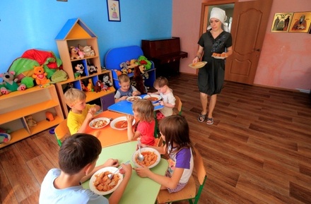 Оставленных матерью в Москве восьмерых детей отправили в приют