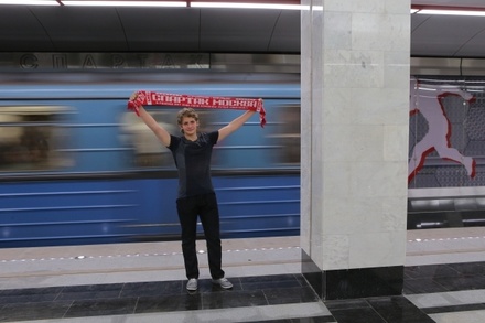 В московском метро машинист спел пассажирам в честь победы «Спартака»