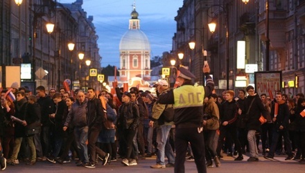 Около 40 человек задержали в Петербурге за выход на дорогу во время митинга