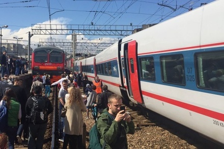 На Курском вокзале электричка столкнулась с поездом «Стриж»