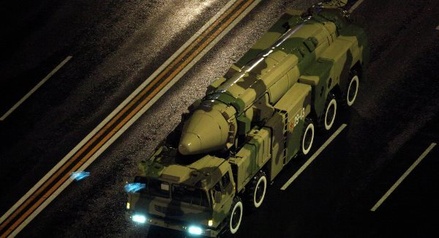 Китай в ходе военного парада продемонстрировал новейшую баллистическую ракету