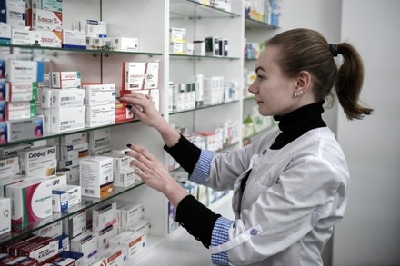 Аптекам упростили получение разрешений на дистанционную продажу лекарств