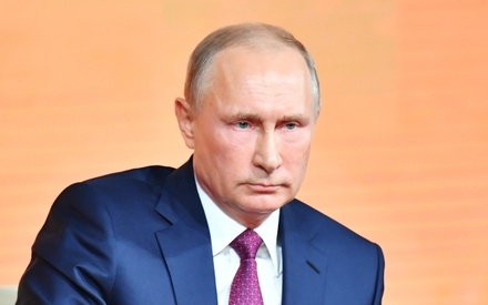 Путин призвал незамедлительно ввести регулирование в сфере ЖКХ