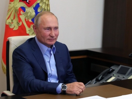 Владимир Путин отметил роль женщин в успехах России