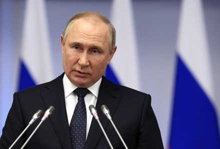 Владимир Путин подписал указ об ответных мерах на введение потолка цен на нефть