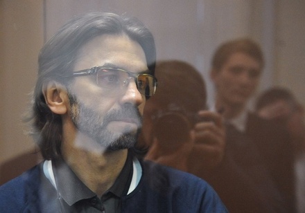 Басманный суд Москвы до конца марта продлил арест Михаилу Абызову
