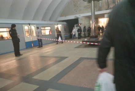 Очевидцы сообщают о подозрительной коробке на одной из станций Серпуховско-Тимирязевской линии