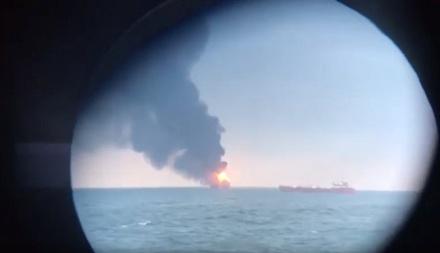 В районе Керченского пролива загорелись два судна под флагом Танзании
