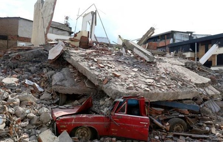 Число жертв землетрясения в Эквадоре увеличилось до 525