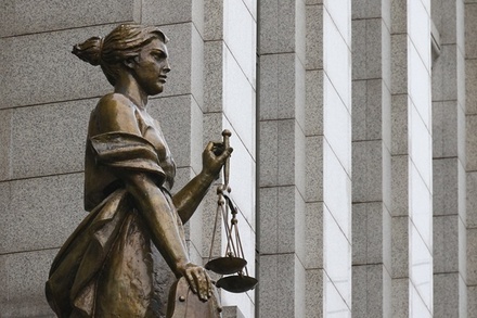 Верховный суд запретил банкам вводить новые комиссии по кредитным картам в одностороннем порядке
