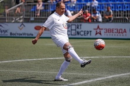 Сергей Лавров сыграл в гала-матче Народной футбольной лиги