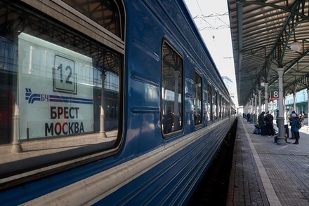 Число пассажирских поездов из России в Республику Беларусь резко сократят