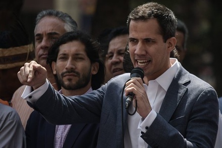 Спикер парламента Венесуэлы провозгласил себя президентом республики